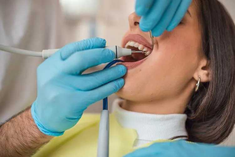 Thailand Tooth Extraction Clinics Offering Advanced Diagnostic Equipment