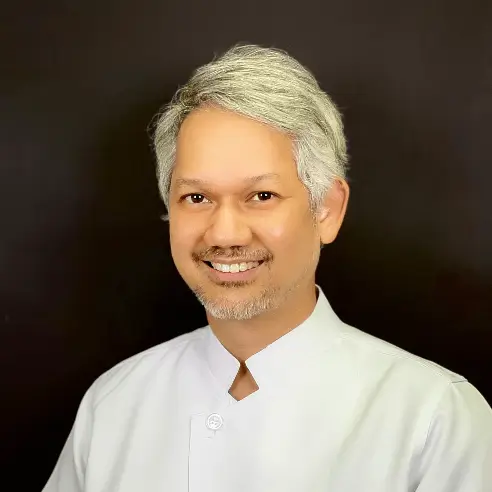 医生Dr.Pokpong Padungpong