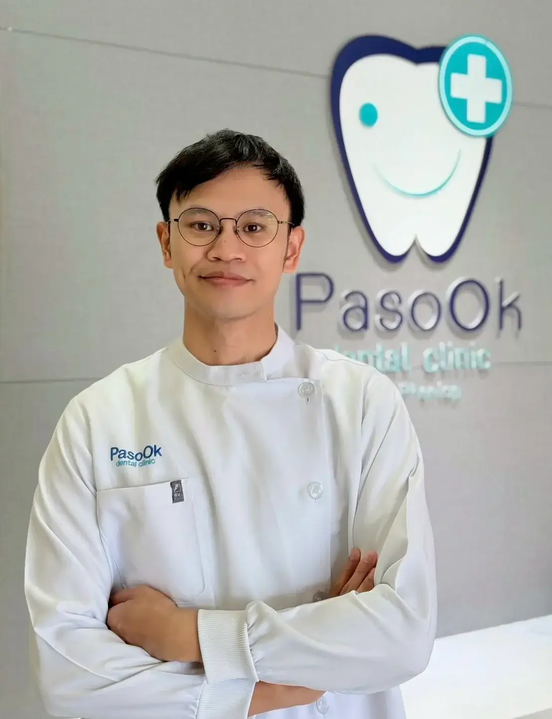 医生Dr. Sitthinun MekSawangwong