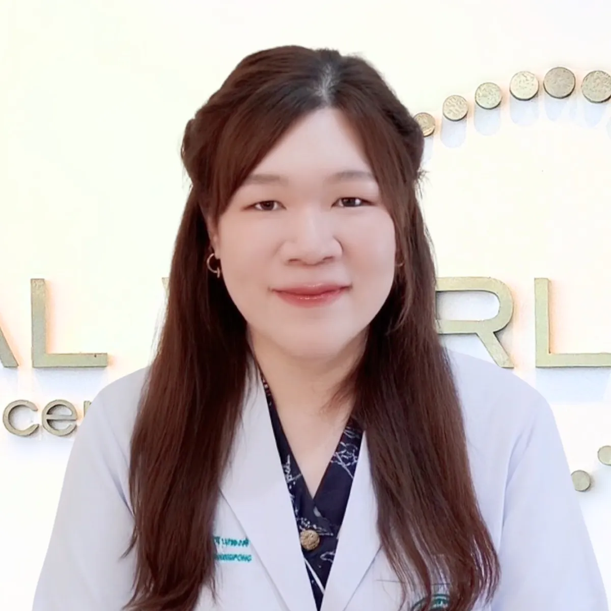 dentist in Thailand,professional dentist in Thailand,Thailand dental clinic dentist,dental check-up and cleaning Thailand